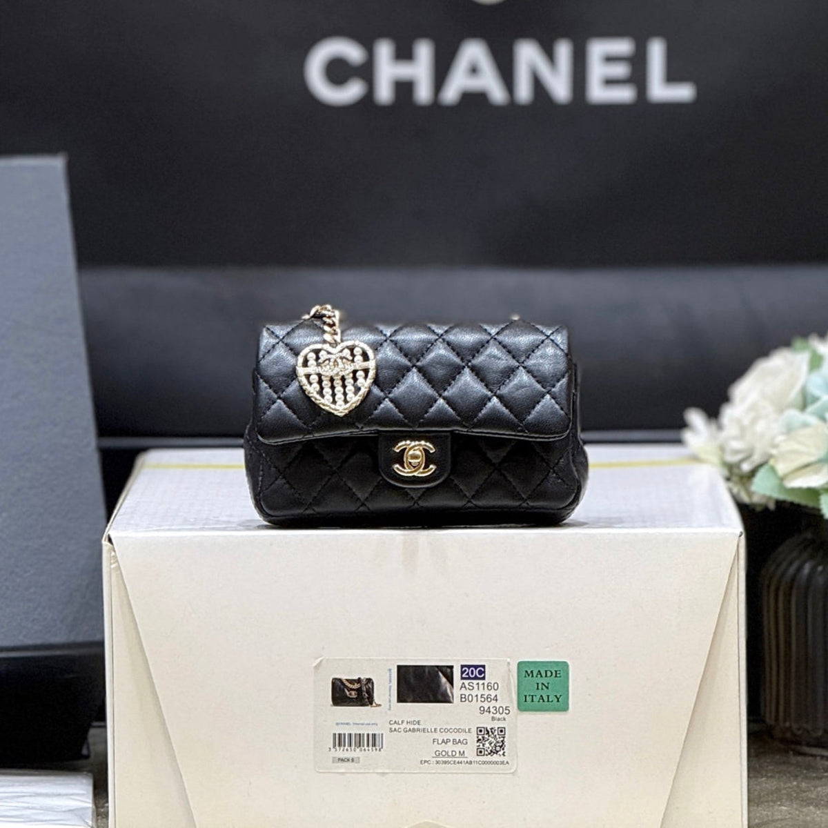 CHANEL 25S  MINI CF BAG 12 IN BLACK LAMBSKIN HEART MODEL